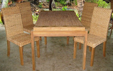 Rattan and water hyacinth dining set