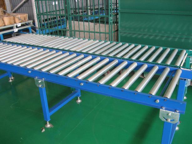 gravity roller conveyor