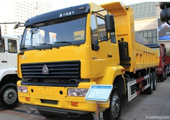 SINOTRUK Golden Prince 6X4 dump truck