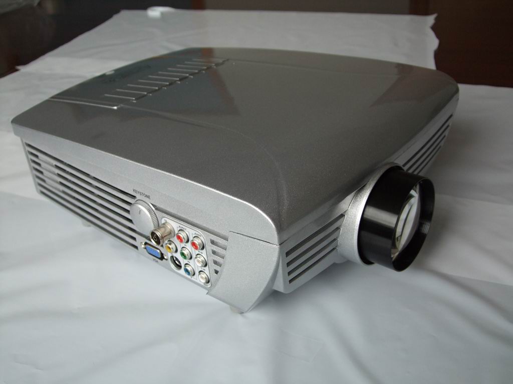 Multimedia lcd projector with TV/AV/SV/PC/YPrPb inpu