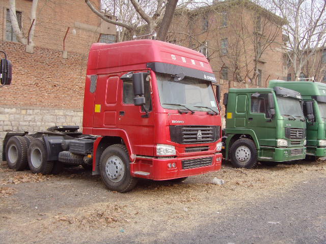 howo tractor trucks