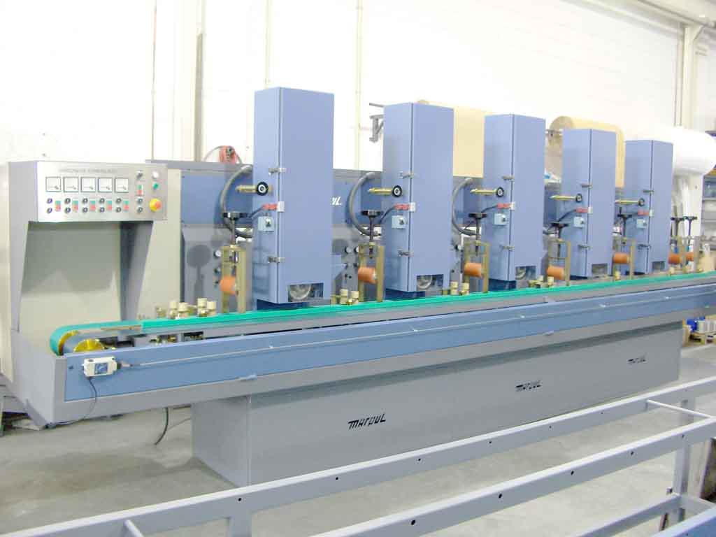 GRINDING MACHINE FOR FLAT SURFACES