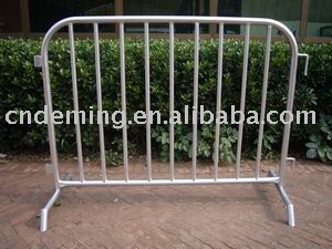 Crowd control barrier