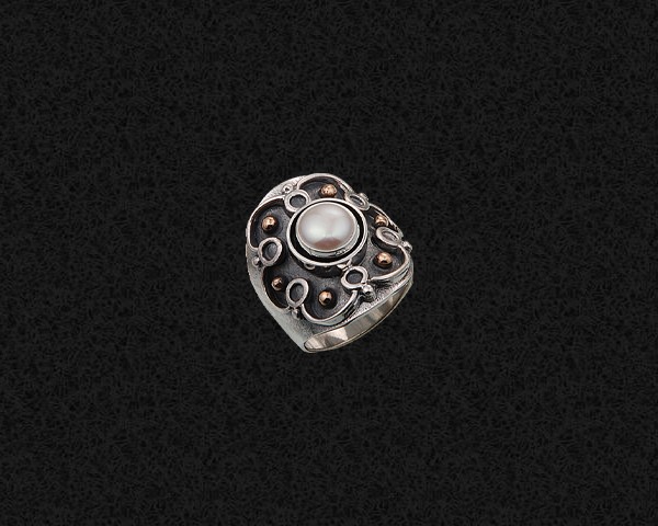 STERLING SILVER RING WITH PEARL