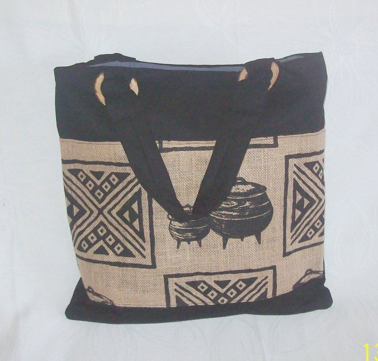African Traditional Shopper