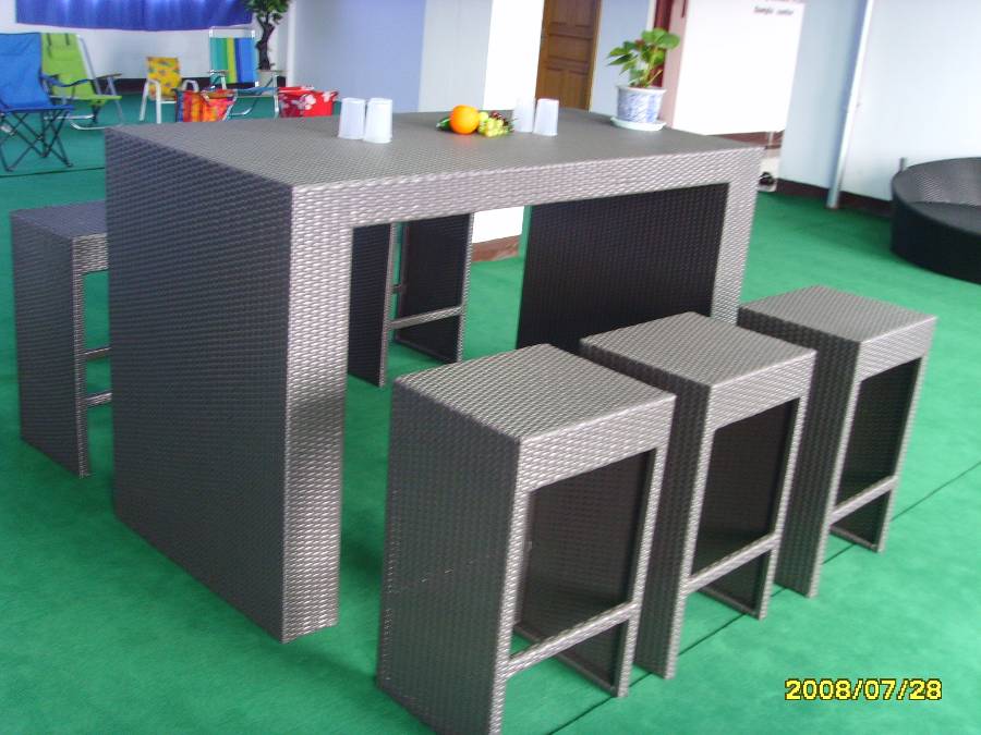 Rattan bar table and chair