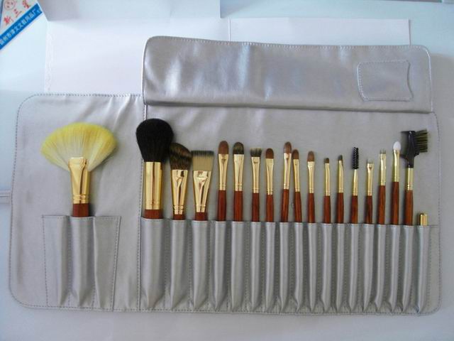 Professional makeup brushes set