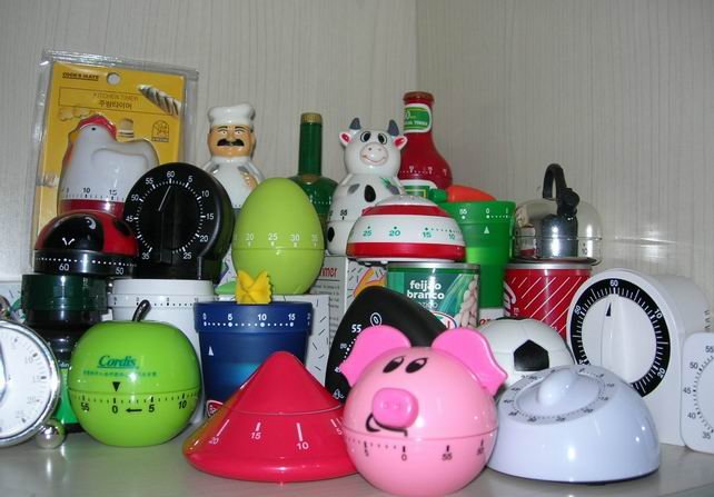 kitchen timer, digital timer, pill box timer, Santa Claus timer, egg timer