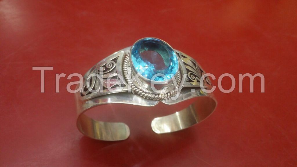 Single stone Bangle