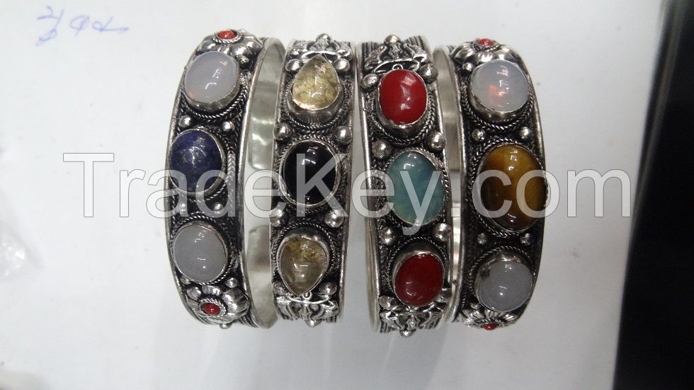 Stone Fashion Bangle