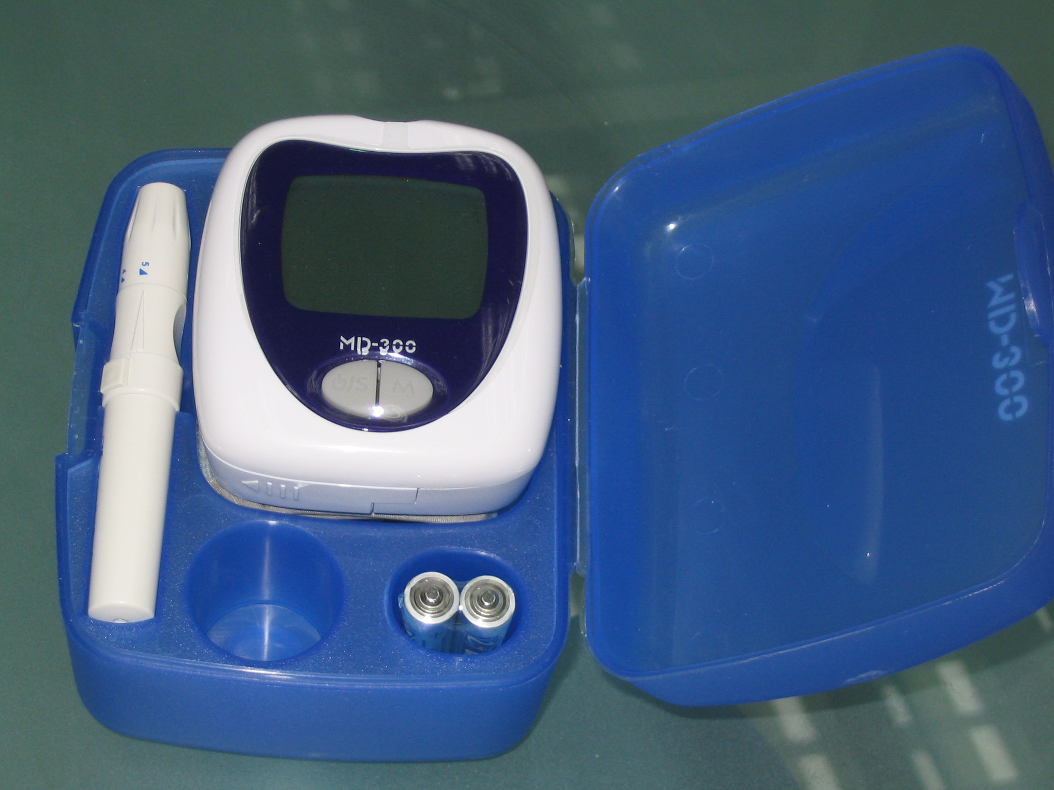 MD-300 (3 In 1) Blodd Glucose/Blood Pressure/Heart Rate Self Testing