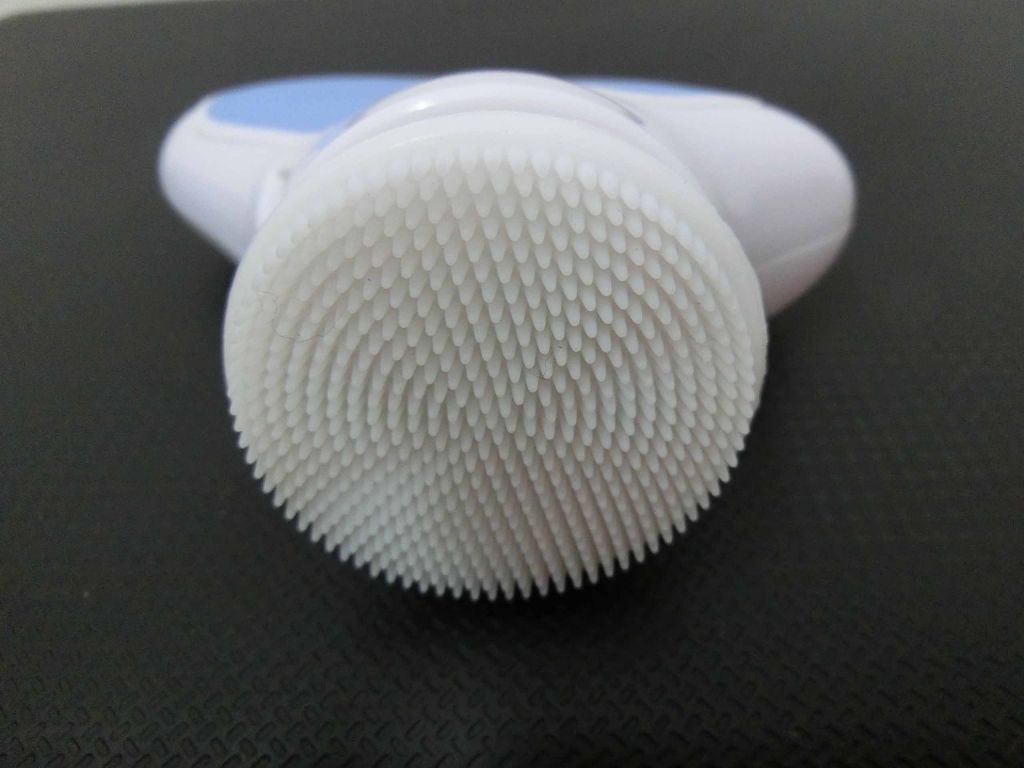 Electric Facial scrubber with sonic vibration