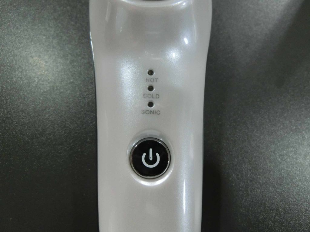 Hot &amp; Cool Ultrasonic Skin Rejuvenator