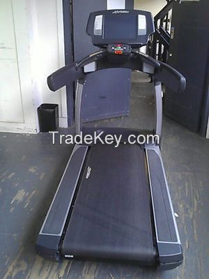 Life Fitness 95t Engage Treadmills 15 Available