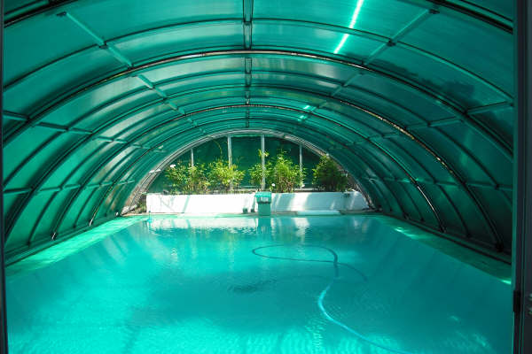 swimming pool enclosure