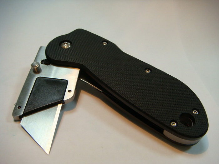 Foldable utility knife