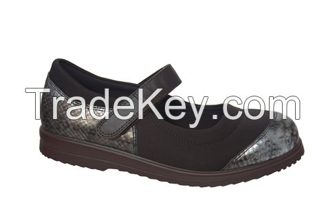 women diabetic friendly shoe