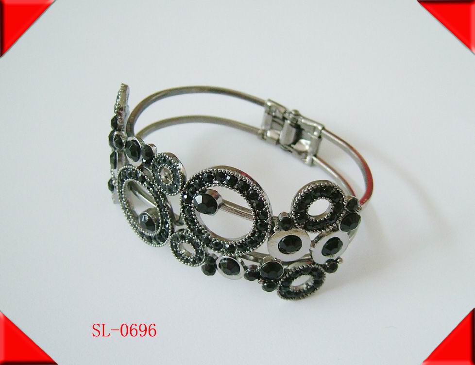 sell necklace, pendant, bracelet, ring, earring