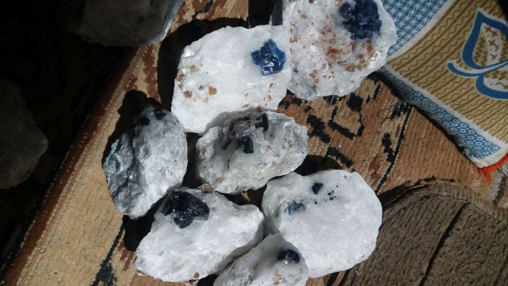 ROUGH KASHMIR SAPPHIRE SPECIMENS