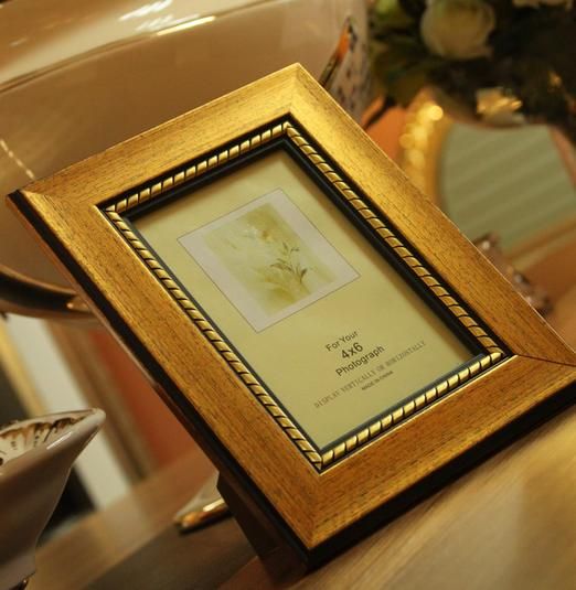 Wire Drawing Golden Photo Frames For Home Decoration Various Sizes 