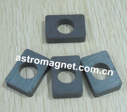 Hard  Ferrite  magnet  with  a  hole