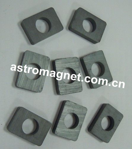 Hard  Ferrite  magnet  with  a  hole