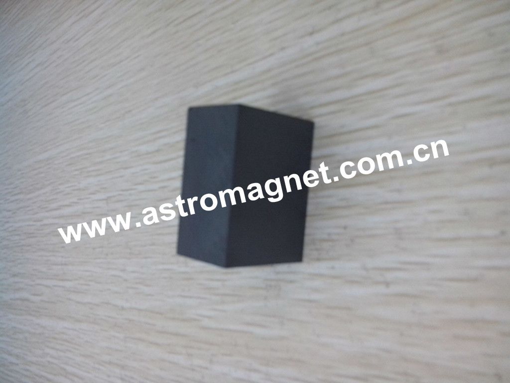 Hard  Ferrite Magnet ,  Made of Fe2O3  and  BaO and SrO, Suitable   for  Various   Motors