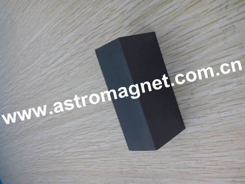 Hard  Ceramic   Magnet  ,  Made  of  Fe203, BaO and  SrO,Suitable   for  Various  Motors