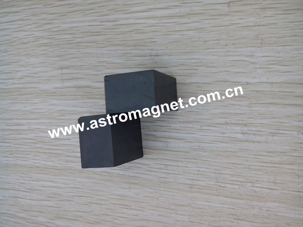 Hard  Ferrite Magnet ,  Made of Fe2O3  and  BaO and SrO, Suitable   for  Various   Motors