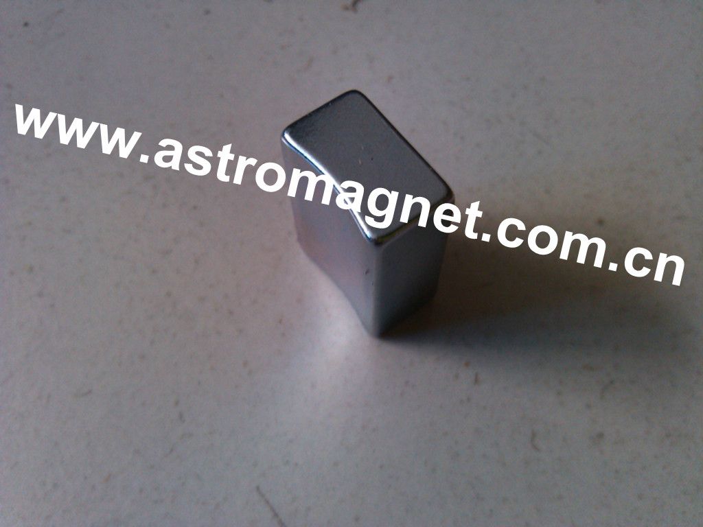 Rare  earth  Ndfeb  Magnet  with  Special  Shapes  Applied  in Various  Motors   