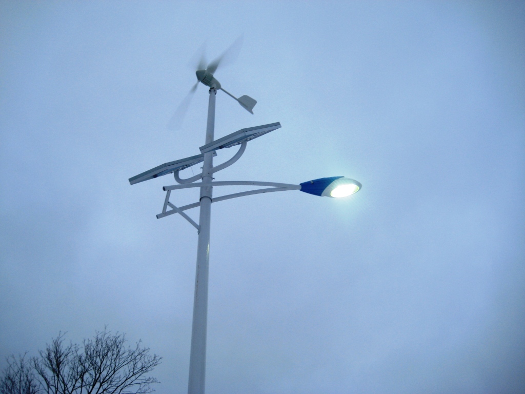wind-solar hybrid street lighting