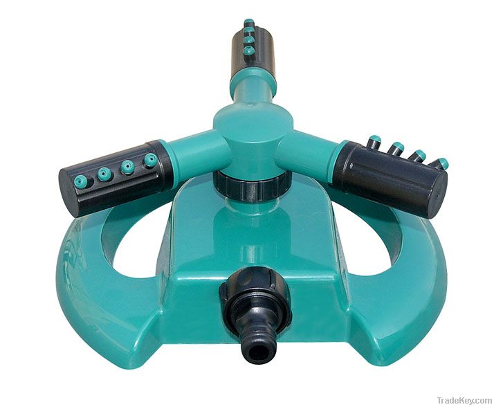 Plastic 3- arm sprinkler