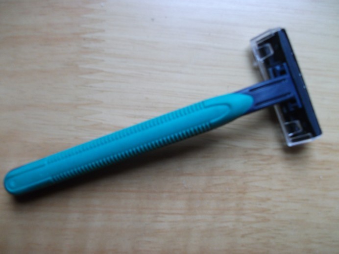 Disposable beauty razor