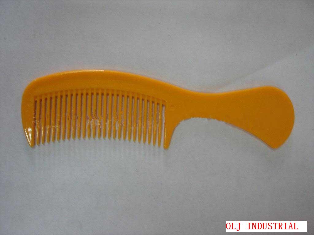 Plastic Comb 814