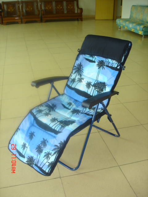 FOLDING CHAIR