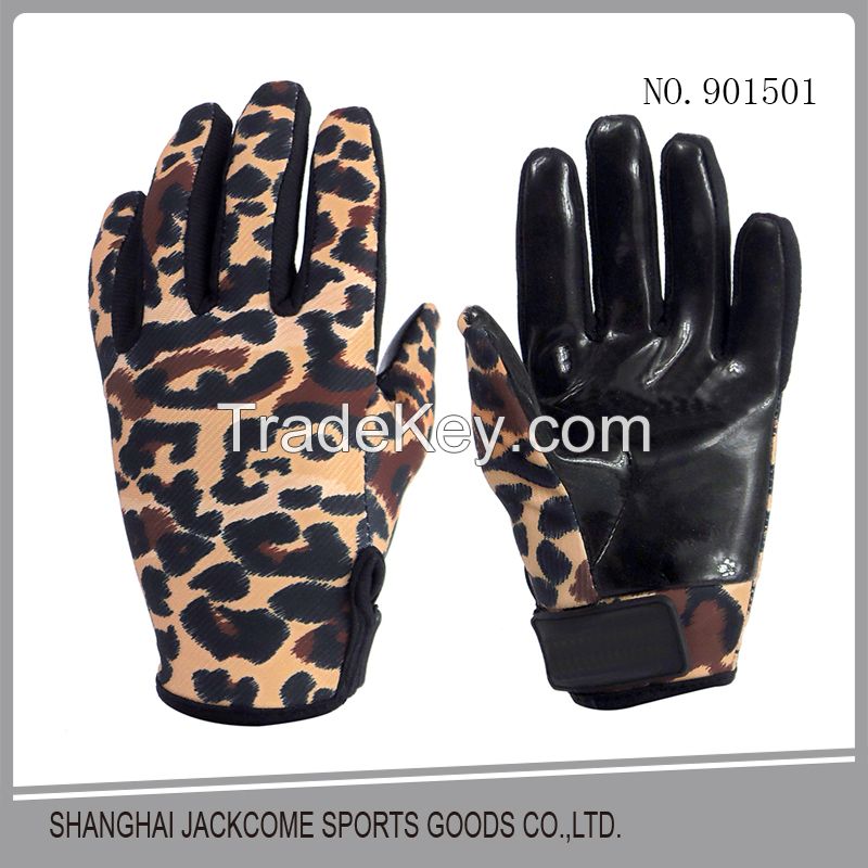 Breathable cool ski gloves