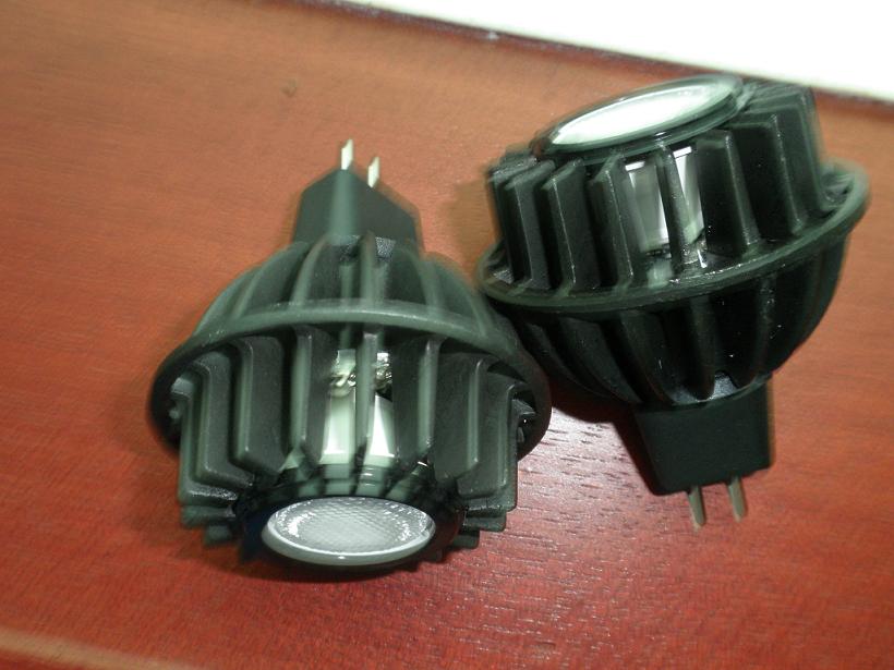 MR-16  LED light