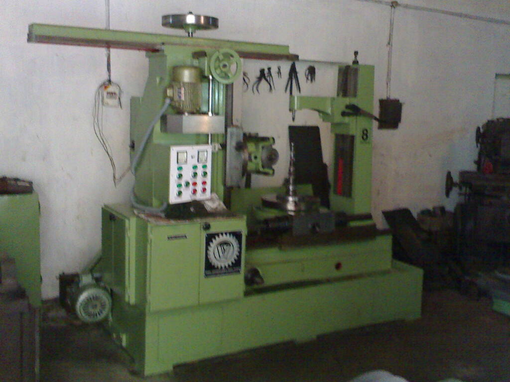 Gear Hobbing Machine