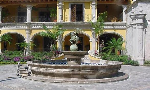 Quarry blocks, fountain and sculptures