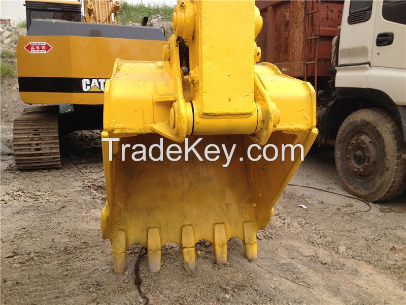 used original Japan Komatsu PC220-6 crawler excavator for sale