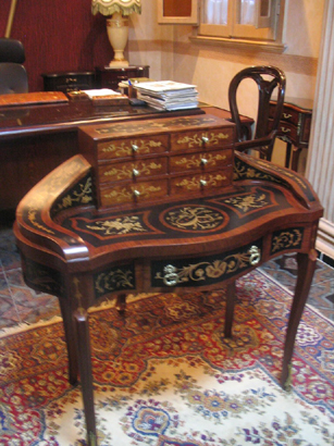 reproduction antiques furniture