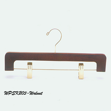 hanger   wooden ahnger