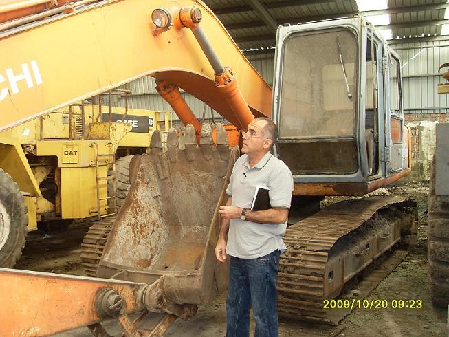 used HITACHI EX200 excavator