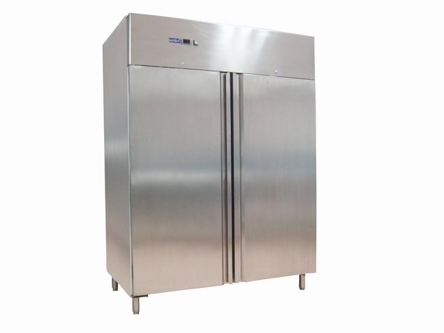 upright refrigerator