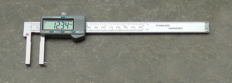 inside groove digital caliper with round points