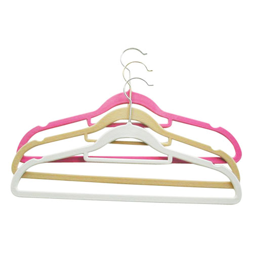 suit hangers with indents and tie bar