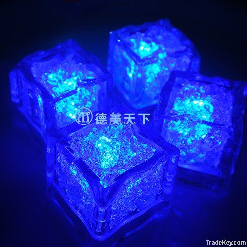 Holiday gifts: Led flash ice cubes, water-activated flash ices