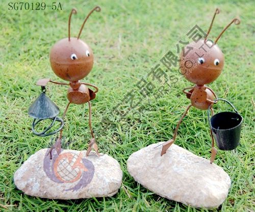metal arts, garden decoration, garden ornament, ants on stone