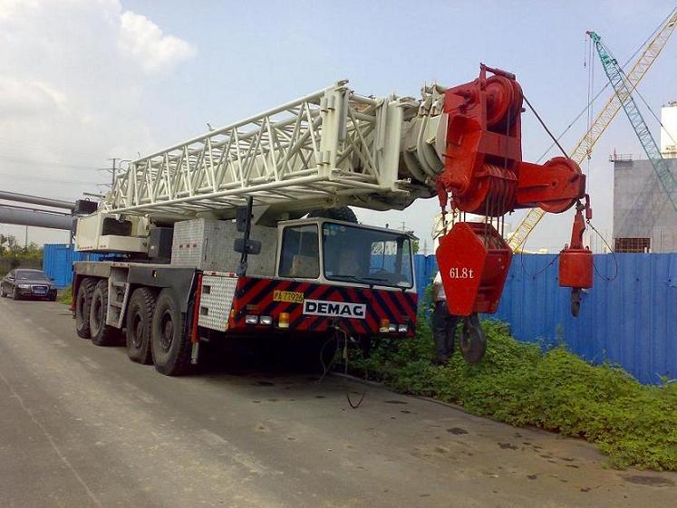 used rough terrain crane DEMAG 100ton(full hydraulic crane)