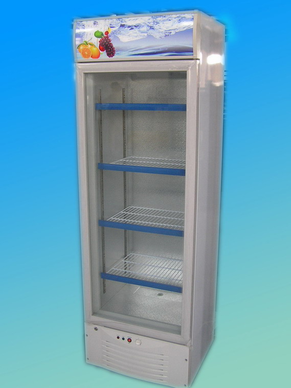 Upright refrigerated showcase